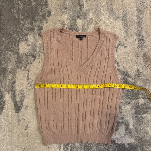 Women’s Tan Haute Monde Knit Sleeveless Sweater Vest - Picture 4 of 6